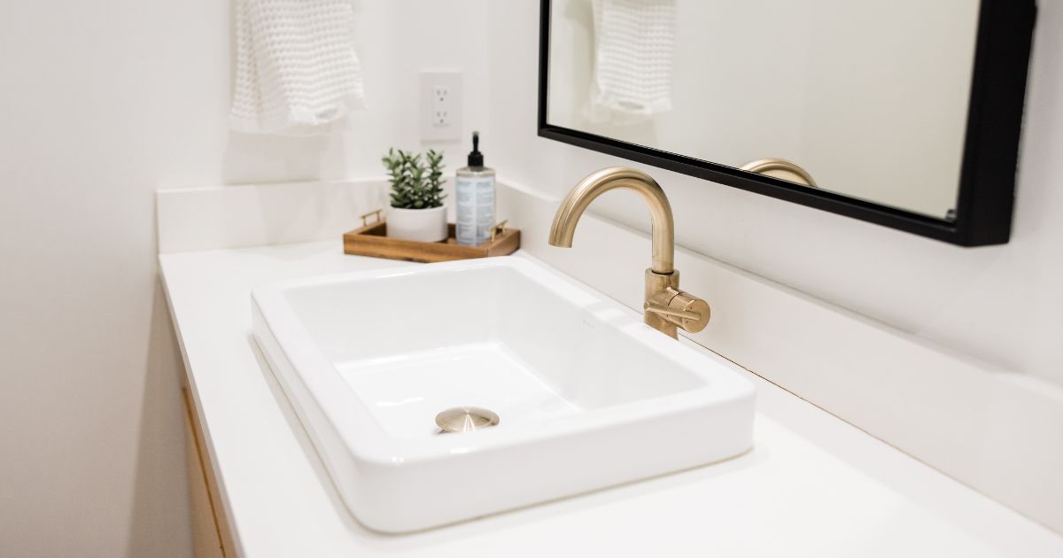 Bathroom sink